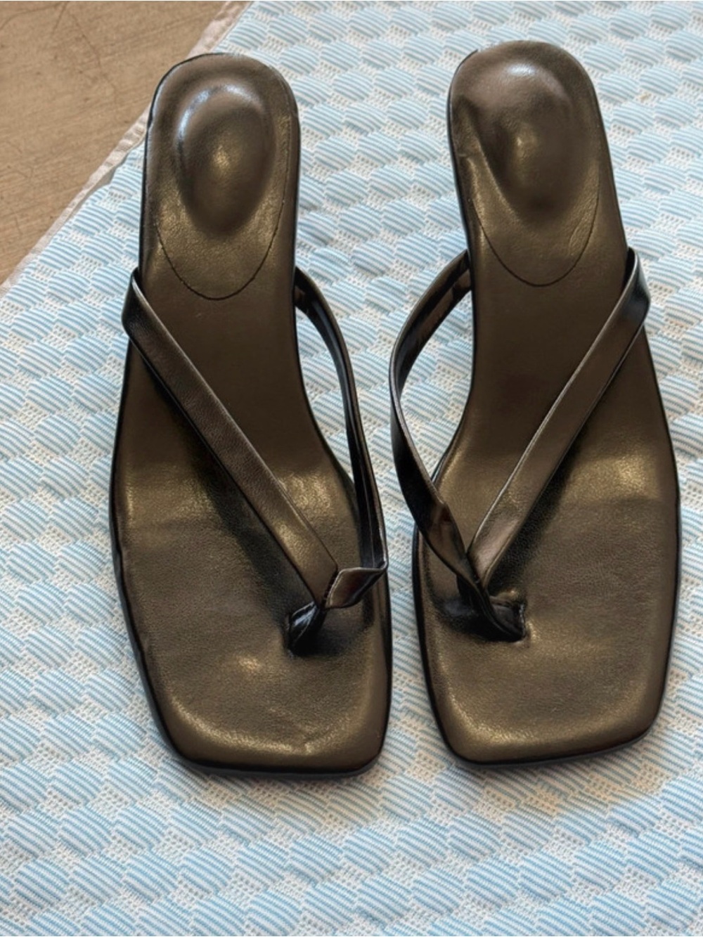 Black Square Toe Kitten Heel Thong Sandals Size 8
